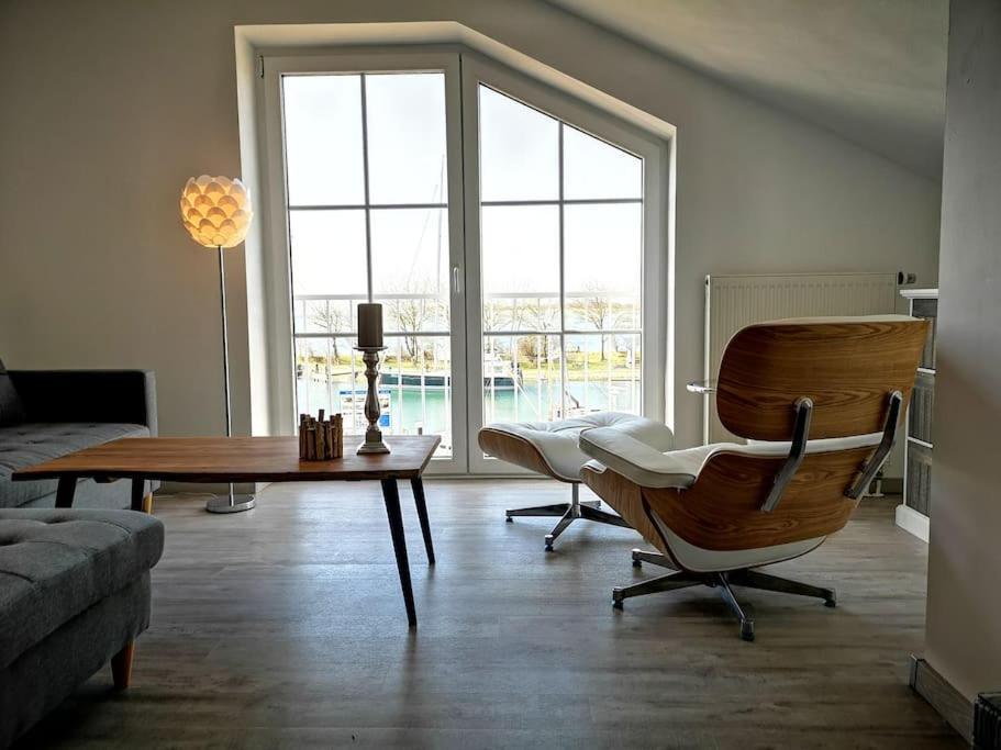 Surforama De Feine Stuuv In Orth Mit Meerblick Fehmarn Exterior foto